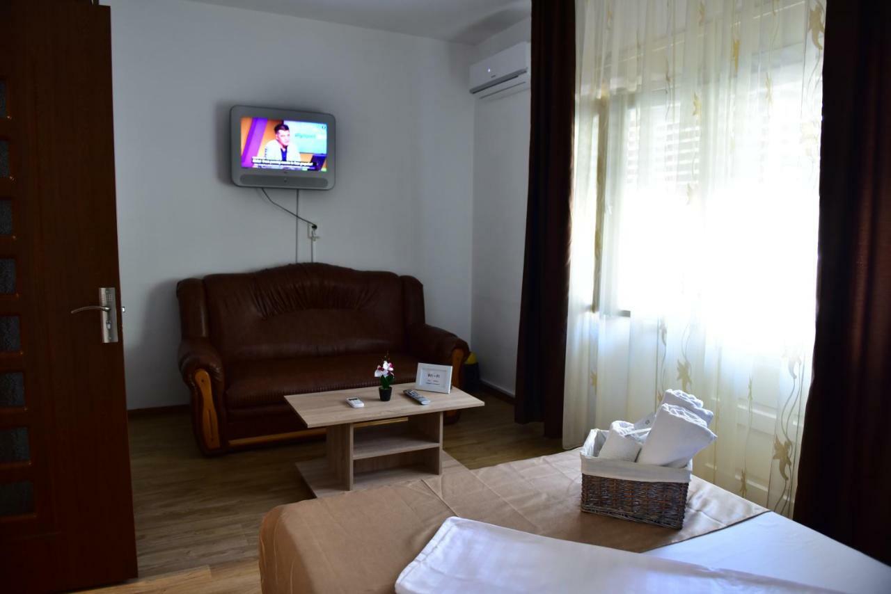Vila Arjana Orşova Exterior foto